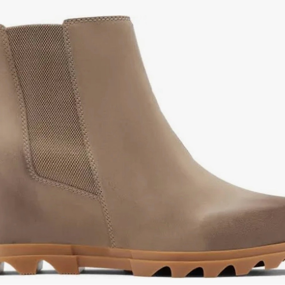 Sorel Women's Joan of Arctic Wedge Chelsea Boots - size 8